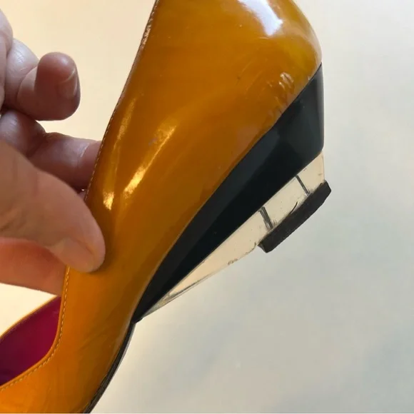 Vintage Gold Arnold Churgin with Wedge Heel - Picture 13 of 13